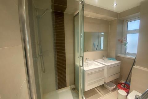 3 bedroom flat to rent, Sidmouth Street, London, WC1H
