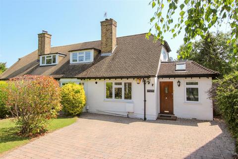 5 High Road, Chipstead, Coulsdon, CR5 3QN