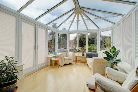 6 bedroom detached house for sale, Matthewsgreen Road, Berkshire RG41