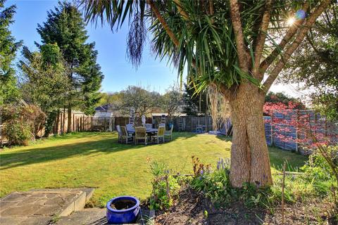 6 bedroom detached house for sale, Matthewsgreen Road, Berkshire RG41