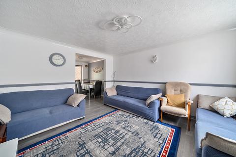 2 Meadowlea Close, Harmondsworth, West Drayton, UB7 0AF