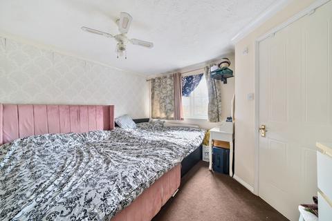 2 Meadowlea Close, Harmondsworth, West Drayton, UB7 0AF