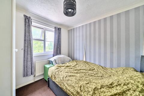 2 Meadowlea Close, Harmondsworth, West Drayton, UB7 0AF