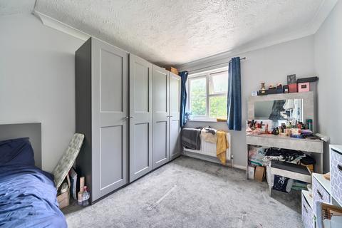 2 Meadowlea Close, Harmondsworth, West Drayton, UB7 0AF