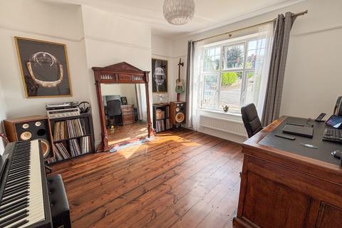33 Ashcombe Gardens, Weston-super-mare, BS23 2XB