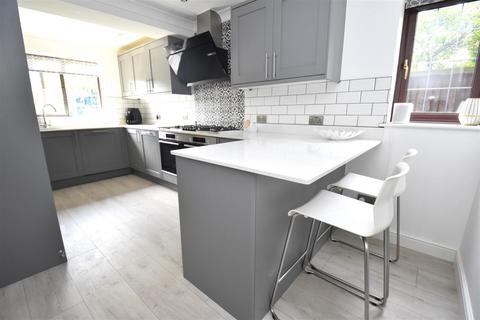 5 bedroom detached house for sale, Macintyres Walk, Rochford