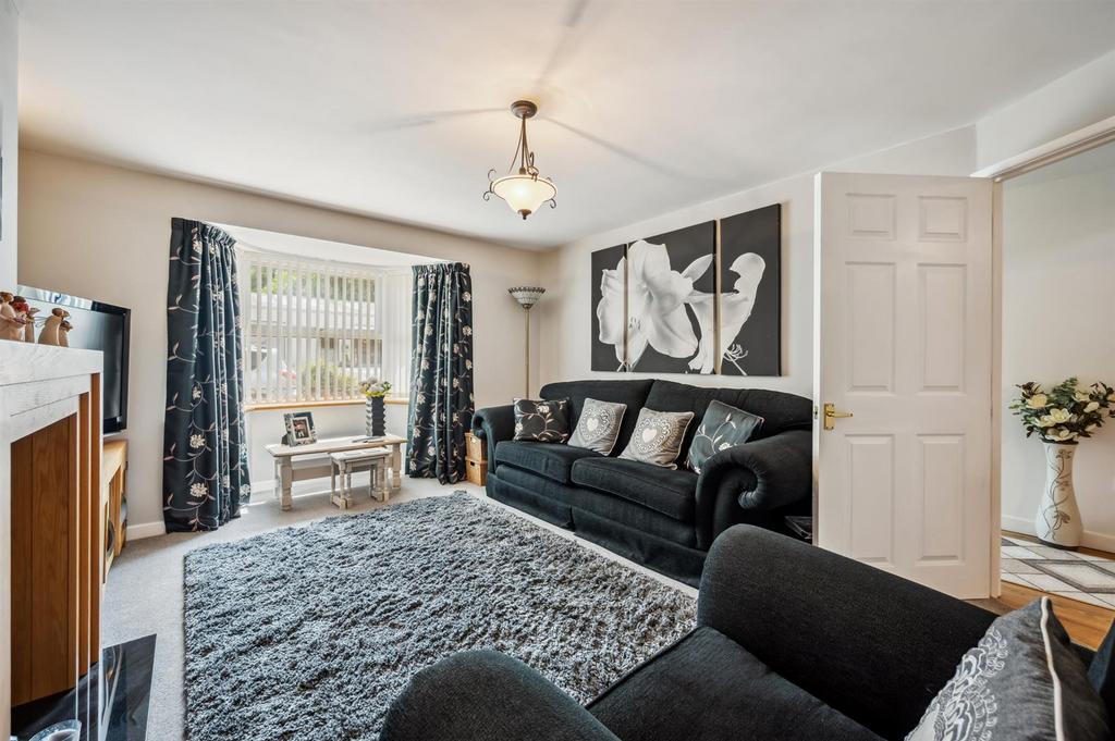 Lounge towards bay window.jpg