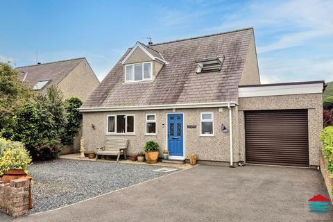 3 bedroom detached house for sale, Bro Gwylwyr, Nefyn, LL53