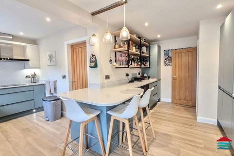 3 bedroom detached house for sale, Bro Gwylwyr, Nefyn, LL53