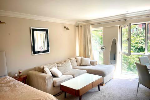 1 bedroom apartment for sale, Crown Court, London
