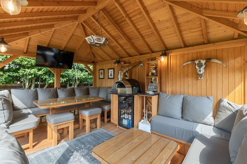 Garden room