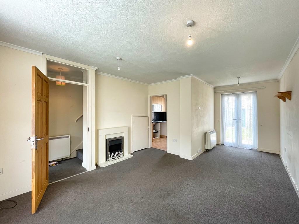 32 Fowler living room