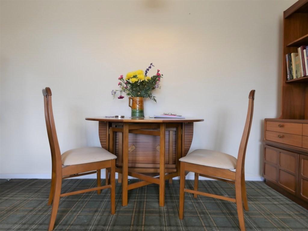 SITTING &amp; DINING 4
