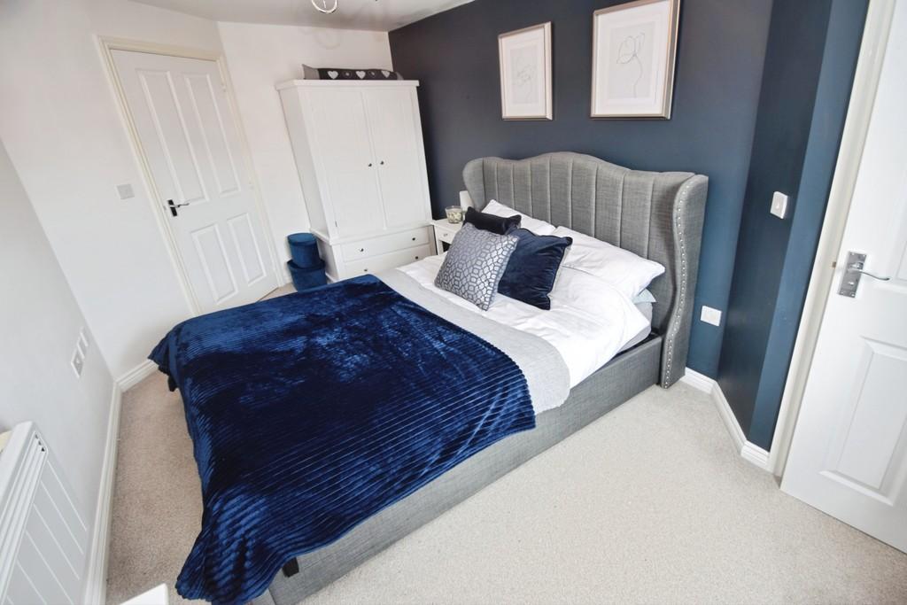 Cecbe747-Bedroom 201