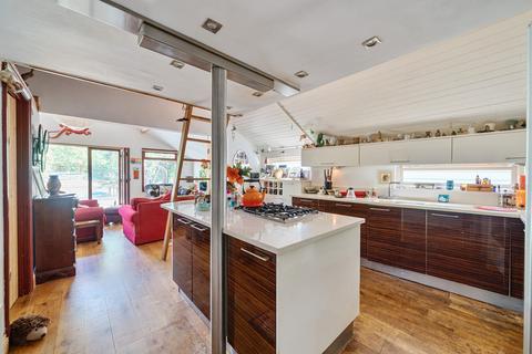 undefined, Hamhaugh Island, Shepperton, TW17