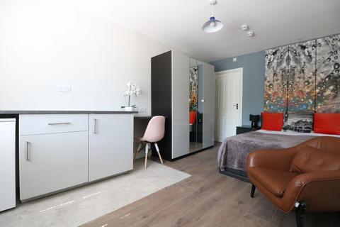 House share to rent, Brassie Avenue, London W3