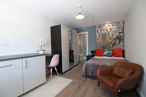 House share to rent, Brassie Avenue, London W3