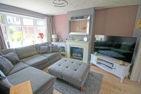 3 bedroom semi-detached house for sale, Amanda Road, Glen Parva, Leicester