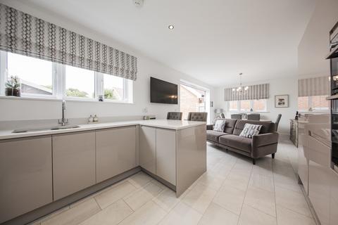 4 bedroom detached house for sale, Cornflower Avenue, Horam