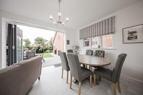 4 bedroom detached house for sale, Cornflower Avenue, Horam