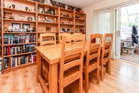 12 Bourne Close, Wellingborough, NN8 5ZN