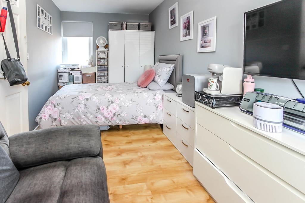 Bedroom/Family Room