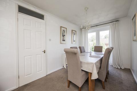 4 Bridge Close, Horam, Heathfield, TN21 0HJ