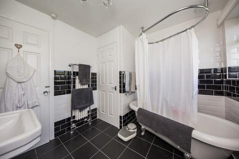 4 Bridge Close, Horam, Heathfield, TN21 0HJ