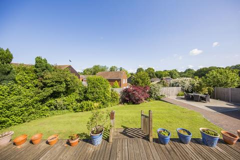 4 Bridge Close, Horam, Heathfield, TN21 0HJ