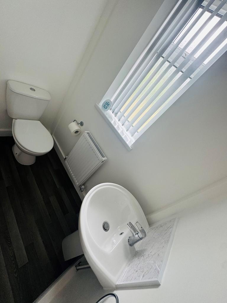 13 addison downstairs wc