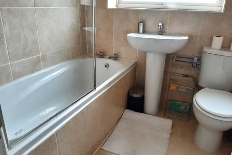 3 bedroom terraced house to rent, Windrush, Highworth SN6