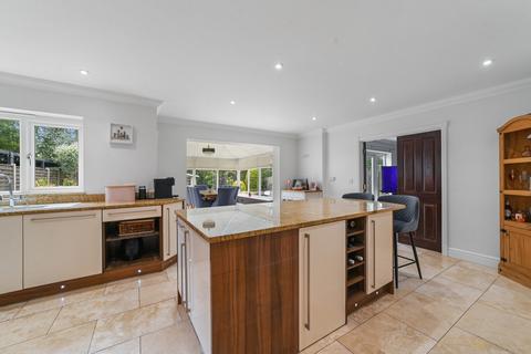 6 bedroom detached house for sale, Walton Road, Kirby Le Soken