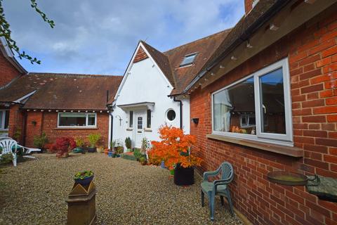 4 bedroom link detached house for sale, Scalby Road, Scarborough YO13