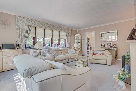 4 bedroom detached bungalow for sale, Vera Road, Billericay, CM11