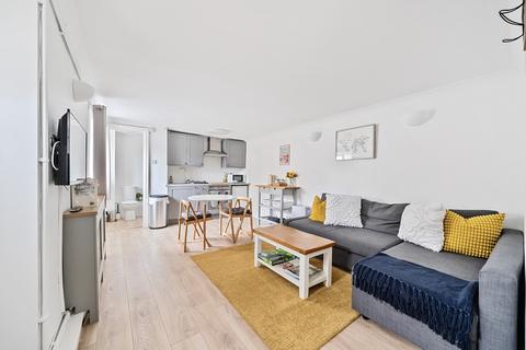 2 bedroom flat for sale, Queen Street, Cirencester