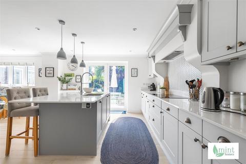 53 Amberley Drive, Woodham, Addlestone, KT15 3SN