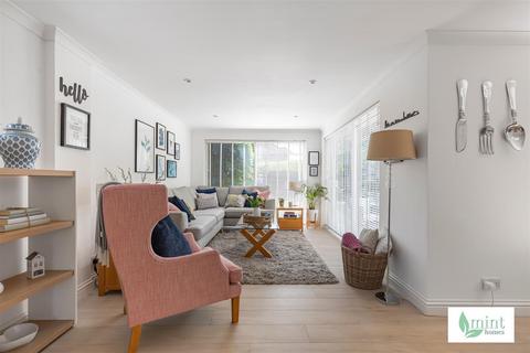 53 Amberley Drive, Woodham, Addlestone, KT15 3SN