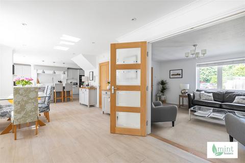 53 Amberley Drive, Woodham, Addlestone, KT15 3SN