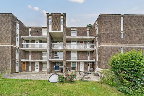 3 bedroom flat for sale, Gordon Road, Finchley Central, London, N3