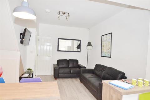 6 bedroom house to rent, Heeley Road, Birmingham B29