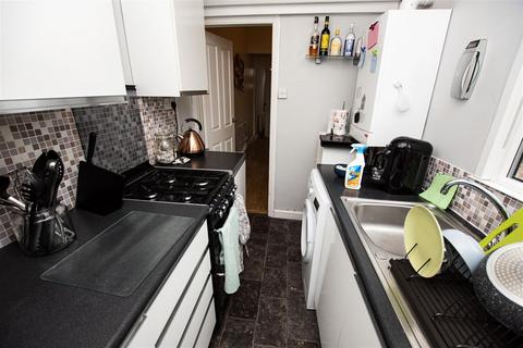 2 bedroom house to rent, Gleave Road, Birmingham B29