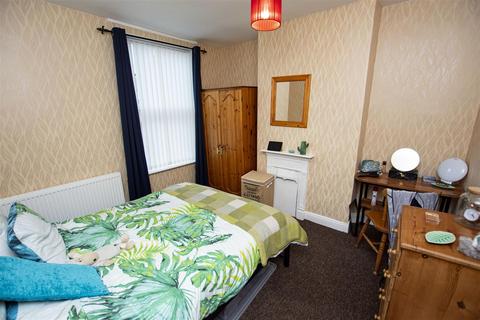 2 bedroom house to rent, Gleave Road, Birmingham B29