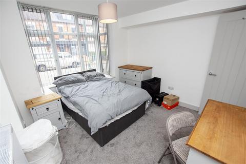 6 bedroom house to rent, Teignmouth Road, Birmingham B29