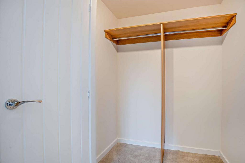 Walk-in wardrobe