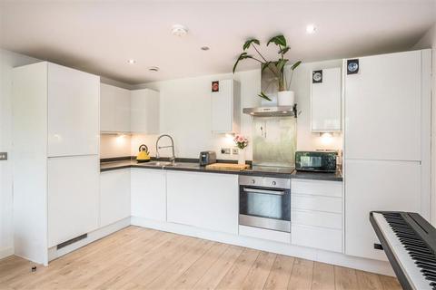 2 bedroom flat for sale, Akerman Road, London SW9