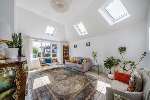 undefined, Turnoak Avenue, Surrey GU22