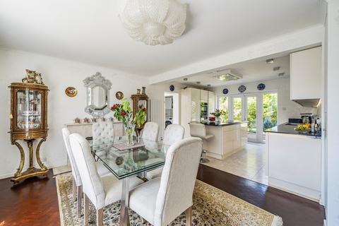 undefined, Turnoak Avenue, Surrey GU22