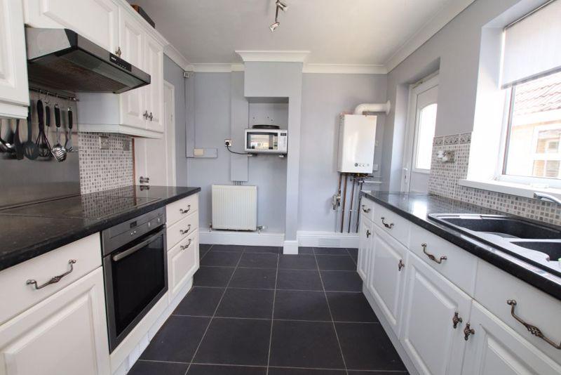Kitchen photo 2