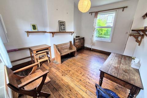 2 bedroom terraced house for sale, Broomfield Place, Leeds