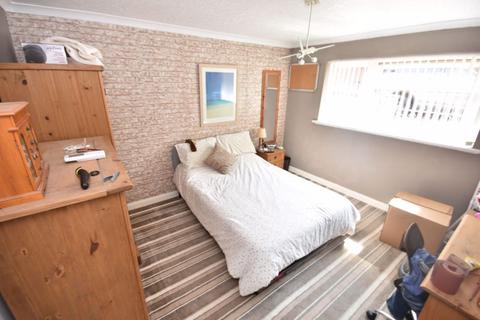 3 bedroom detached bungalow to rent, Heath Road, Exeter